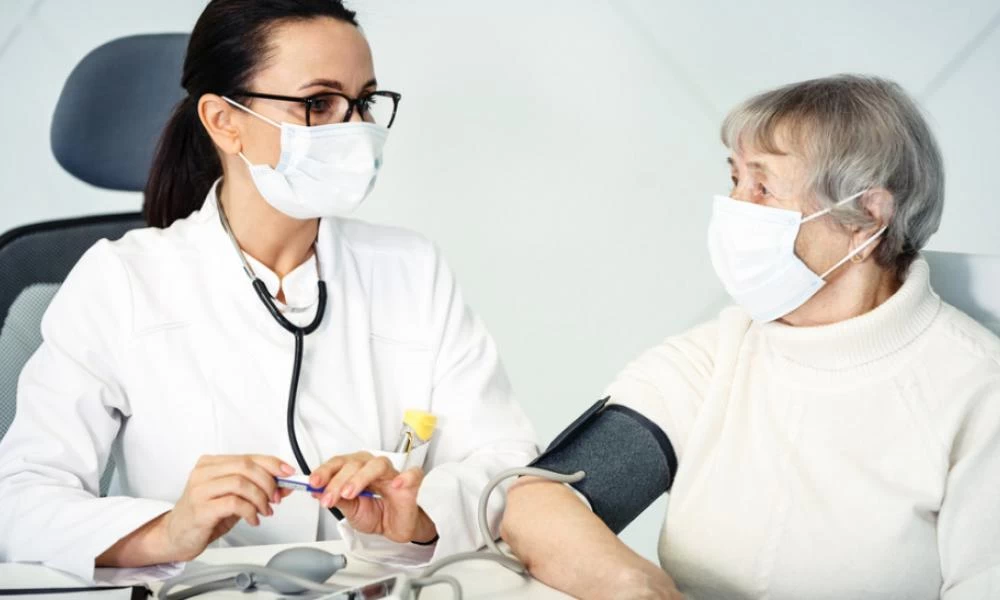 ΗΠΑ: Ασυμπτωματική ηλικιωμένη μετέδιδε τον κορονοϊό επί 70 ημέρες